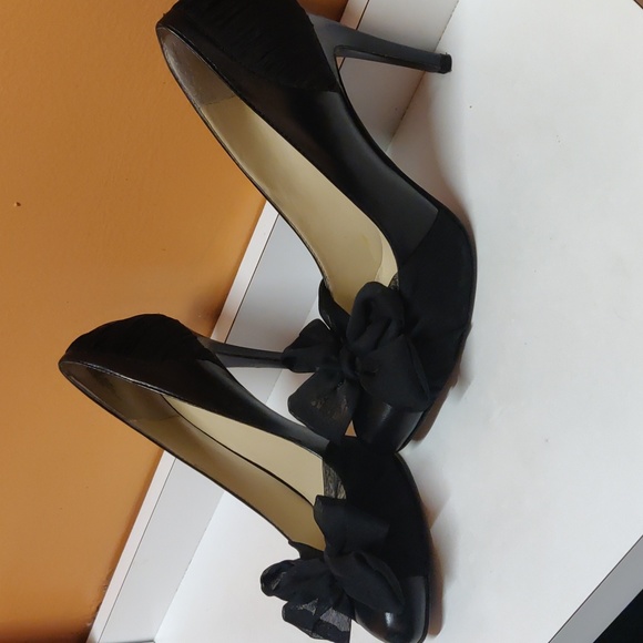 Nine West Black Pumps With Sheer Bow And Sheer Detail On Back Of Shoes - Picture 11 of 12